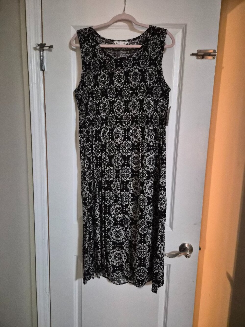 Croft and Barrow smocked midi dress black and white